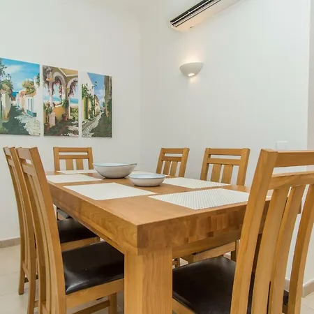 Ferienhaus Mill Heights Town House With Hot Tub